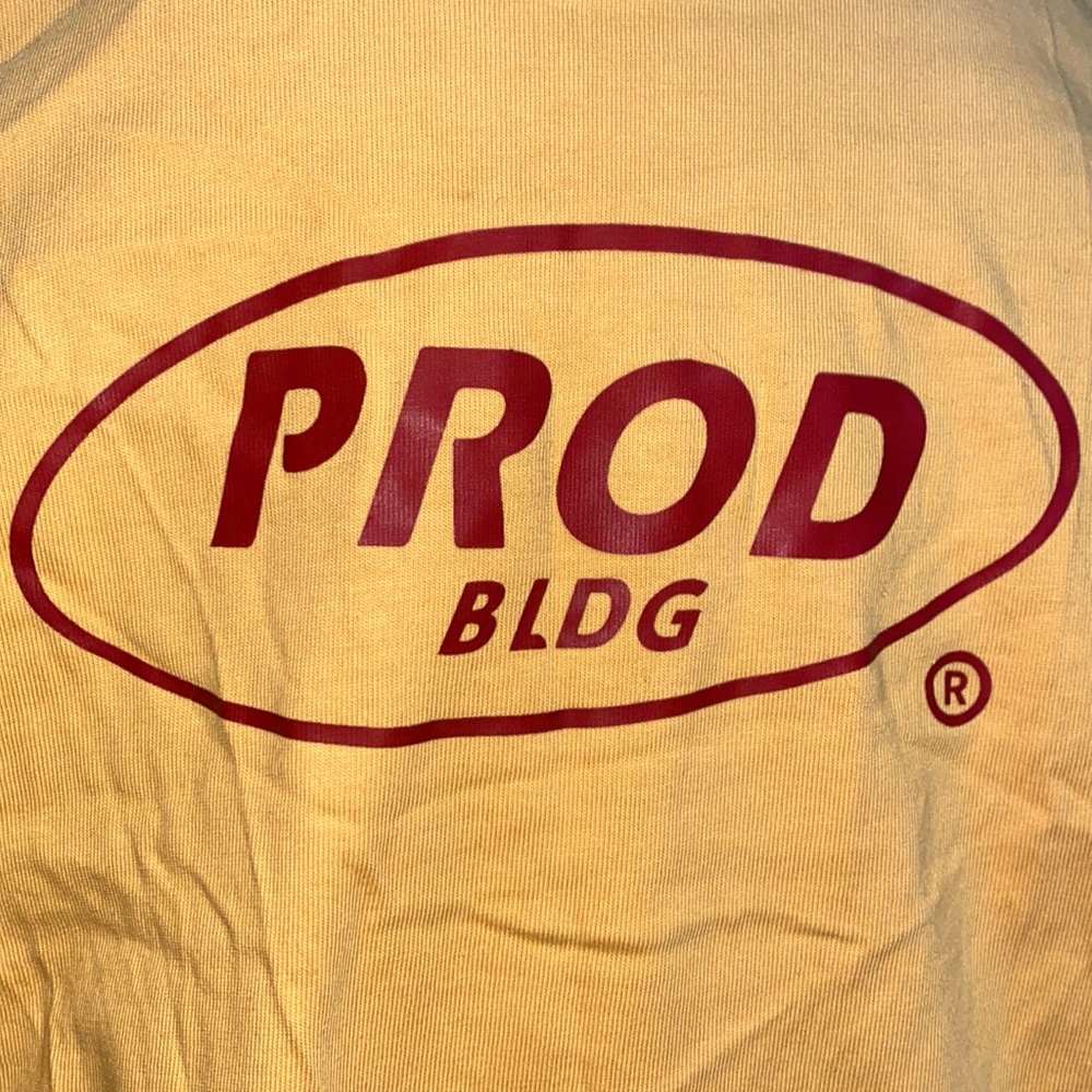 PROD BLDG  LOGO SHORT SLEEVE T-SHIRT. Size S